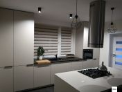 Meble kuchenne na wymiar od projektu do montażu / Meble Na Wymiar w PFM