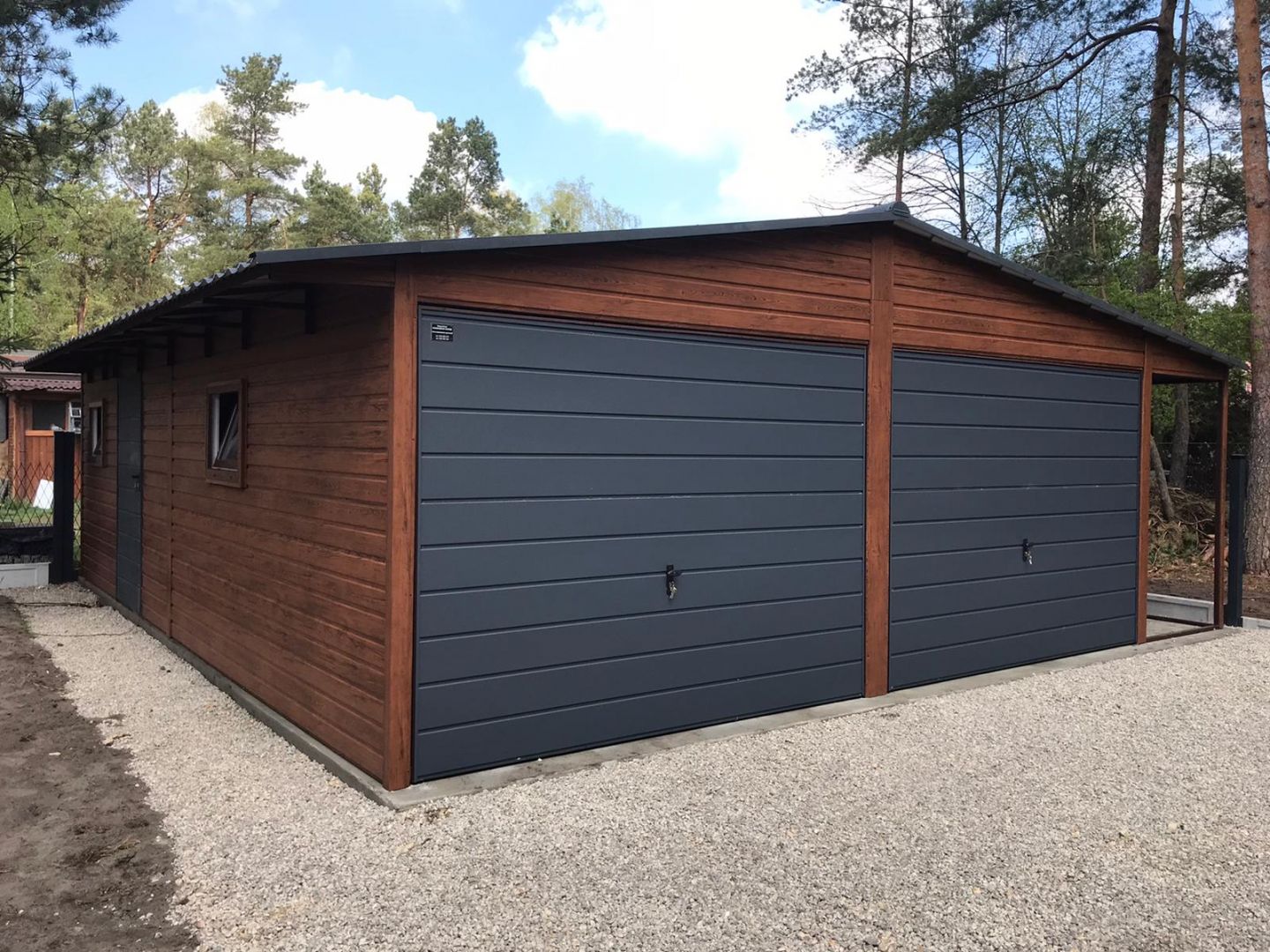 Garaże drewnopodobne i akrylowe 6m x 6m z blachodachówką Opole - Zdjęcie 1